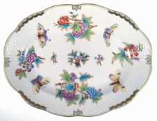 Ovale Platte, Herend, Rothschild, polychromer Floral- und Schmetterlingsdekor, Flechtrand,31x24 cm