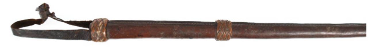 Reitgerte, Leder, mit geflochtener Verzierung, beschädigt, L. 80 cm