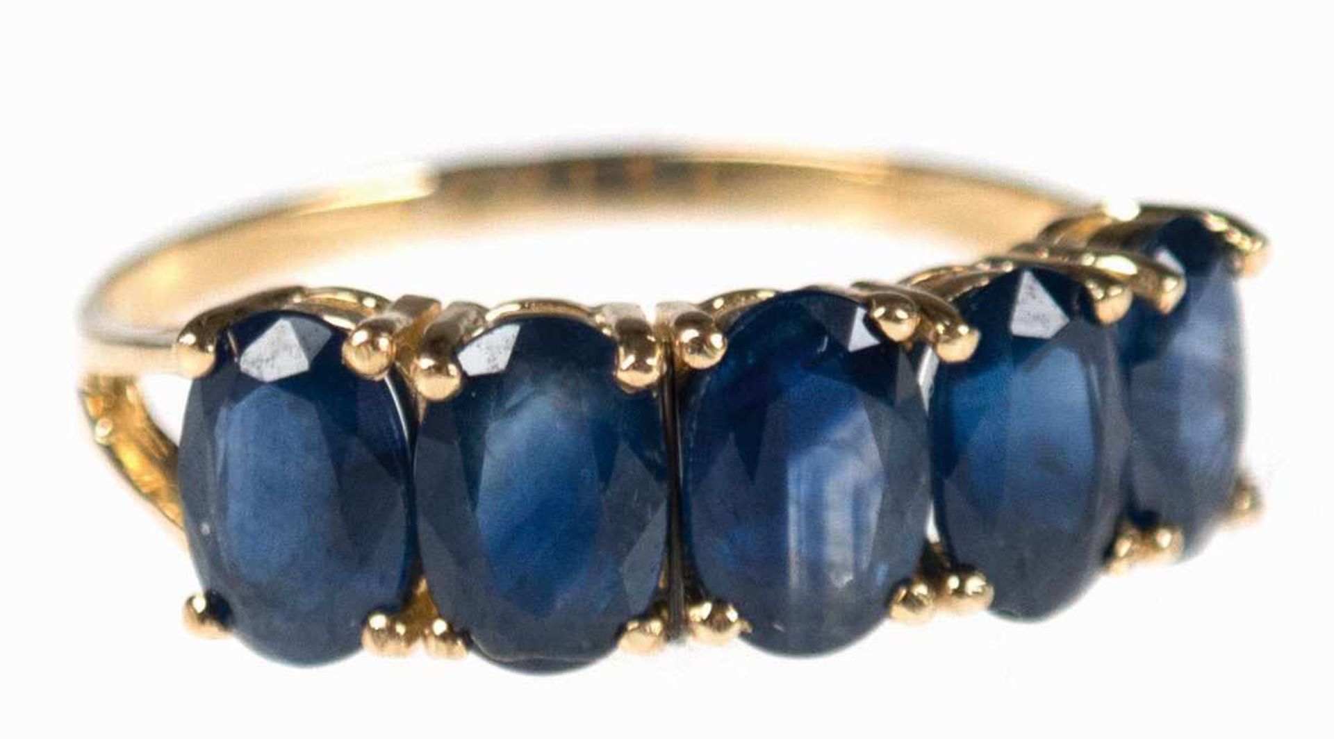 Ring, GG 10 kt., 5 echte, blaue Saphire, RG 54, Innendurchmesser 17,2 mm