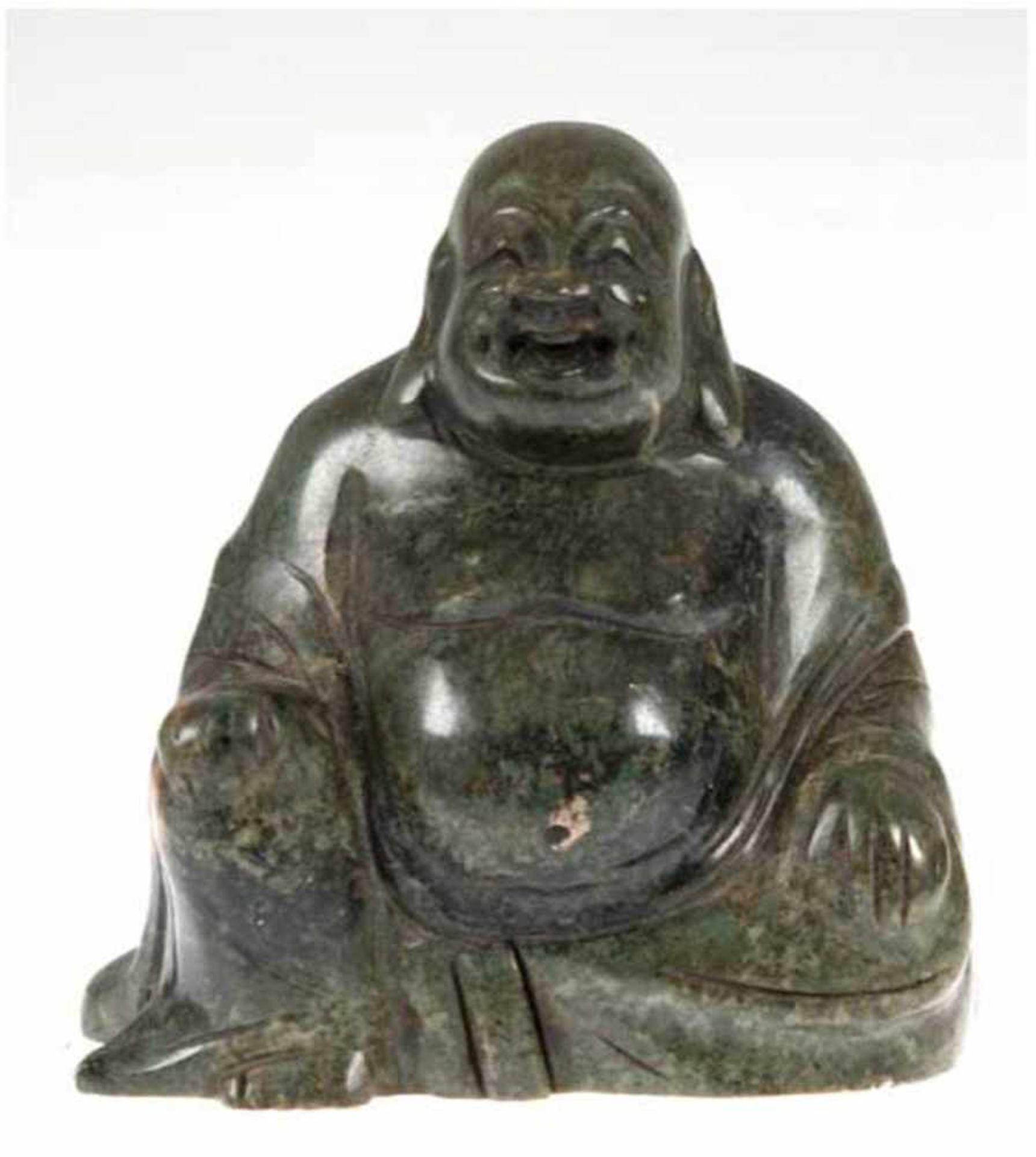 Buddha, China, Quing-Dynastiee, grüner Marmor, sitzend, H. 12,5 cm