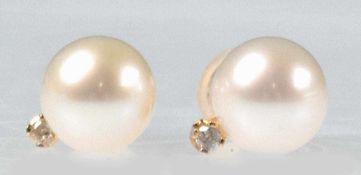 Ohrstecker, GG 14 kt. Perlen 6,5 mm Durchmesser, Brillanten, Aufstecker mitSilikonüberzug für