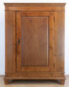 Kleiderschrank, um 1800, 1-türiger Korpus mit godronierter Tür und Seiten, geradesProfilgesims mit
