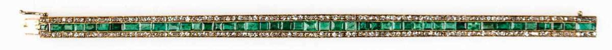 Armband um 1920, 585er GG, Smaragde ca. 9,0 ct., Brillanten ca. 4,5 ct., minimaleGebrauchsspuren, L.