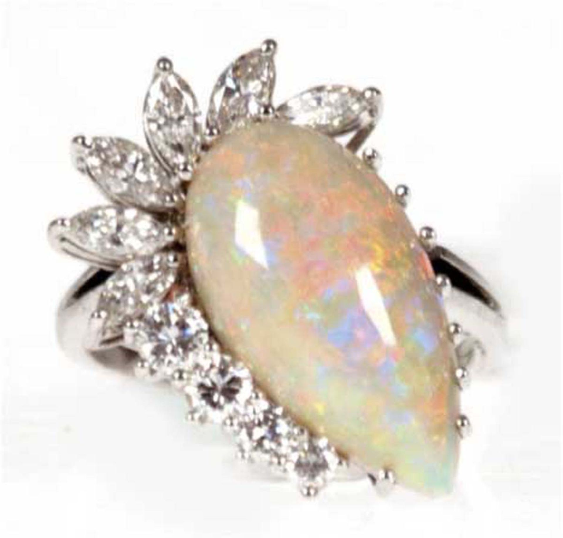 Brillant-Opalring, 750er WG, tropfenförmiger, Multi-Color-Opal, 10 Brillanten, davon 6