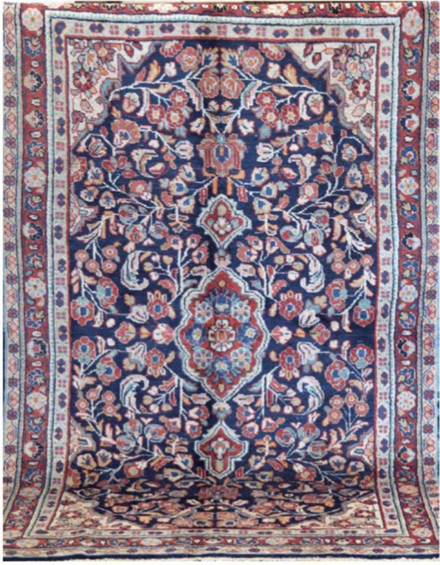 Alter Persischer Sarough, blaugrundig, mit zentralem Medaillon, Floralmotiven, Kantenbelaufen, 2