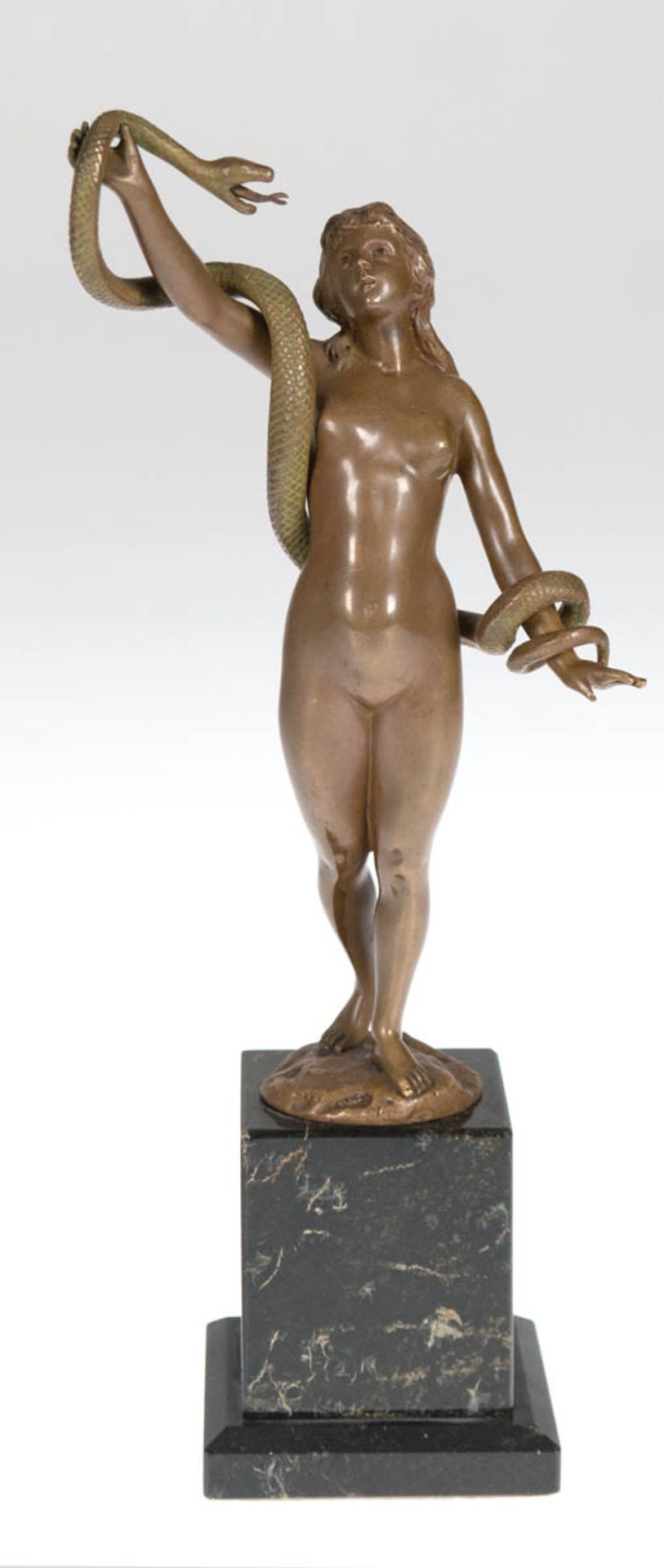 Kowalczewski, Paul Ludwig (1865 Mieltschin - 1910 Berlin) "Weiblicher Akt mit Schlange",Bronze,