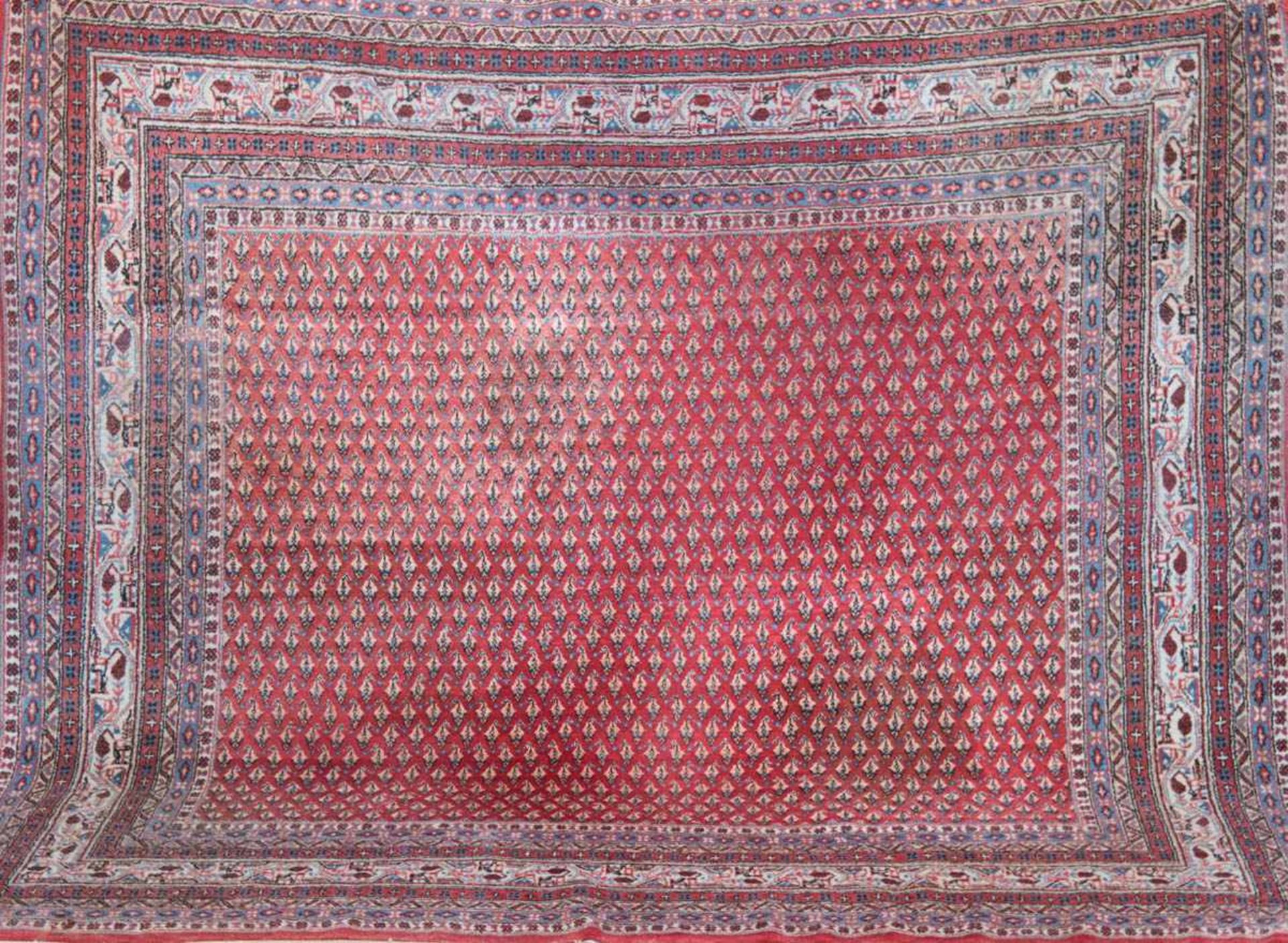 Sarough Mir, Iran, rotgrundig mit zentralem Muster, Kanten belaufen, verschmutzt, 226x211cm