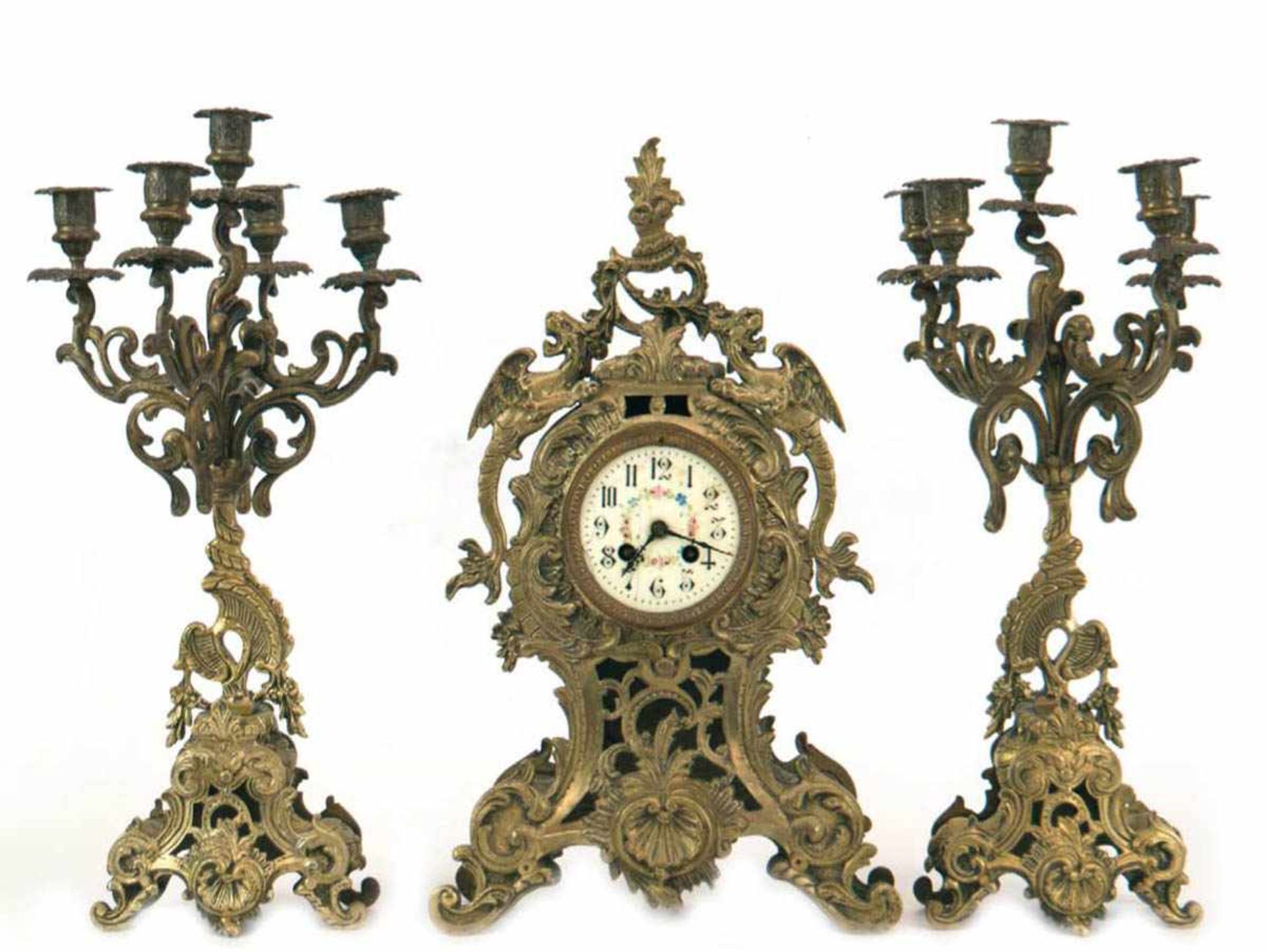 Pendule mit einem Paar Girandolen, Frankreich um 1880, Bronze, durchbrochenes Gehäuseverziert mit