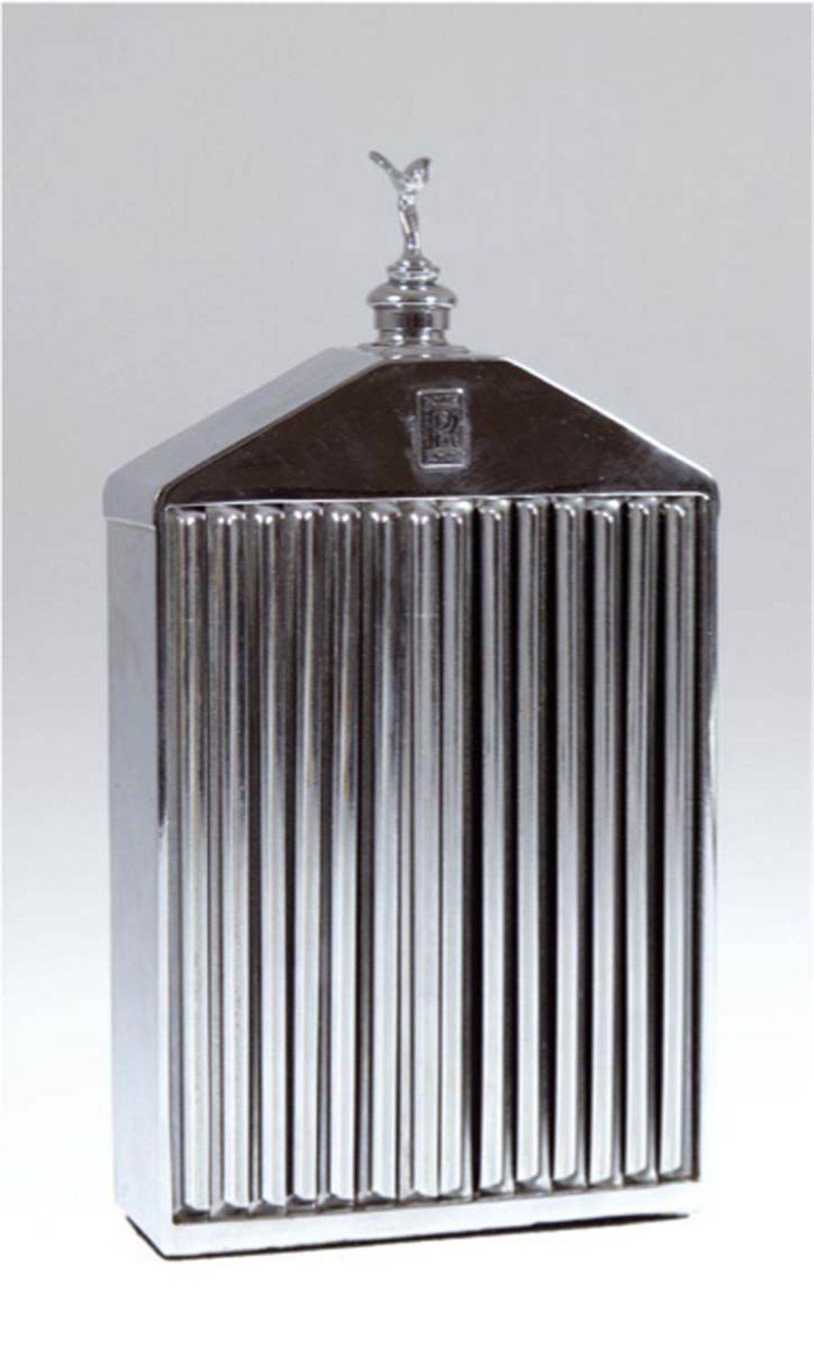 Schnapsflasche "Rolls Royce", um 1960, verchromtes Metallblech/Glas, bez. "Ruddspeed ltd,England,