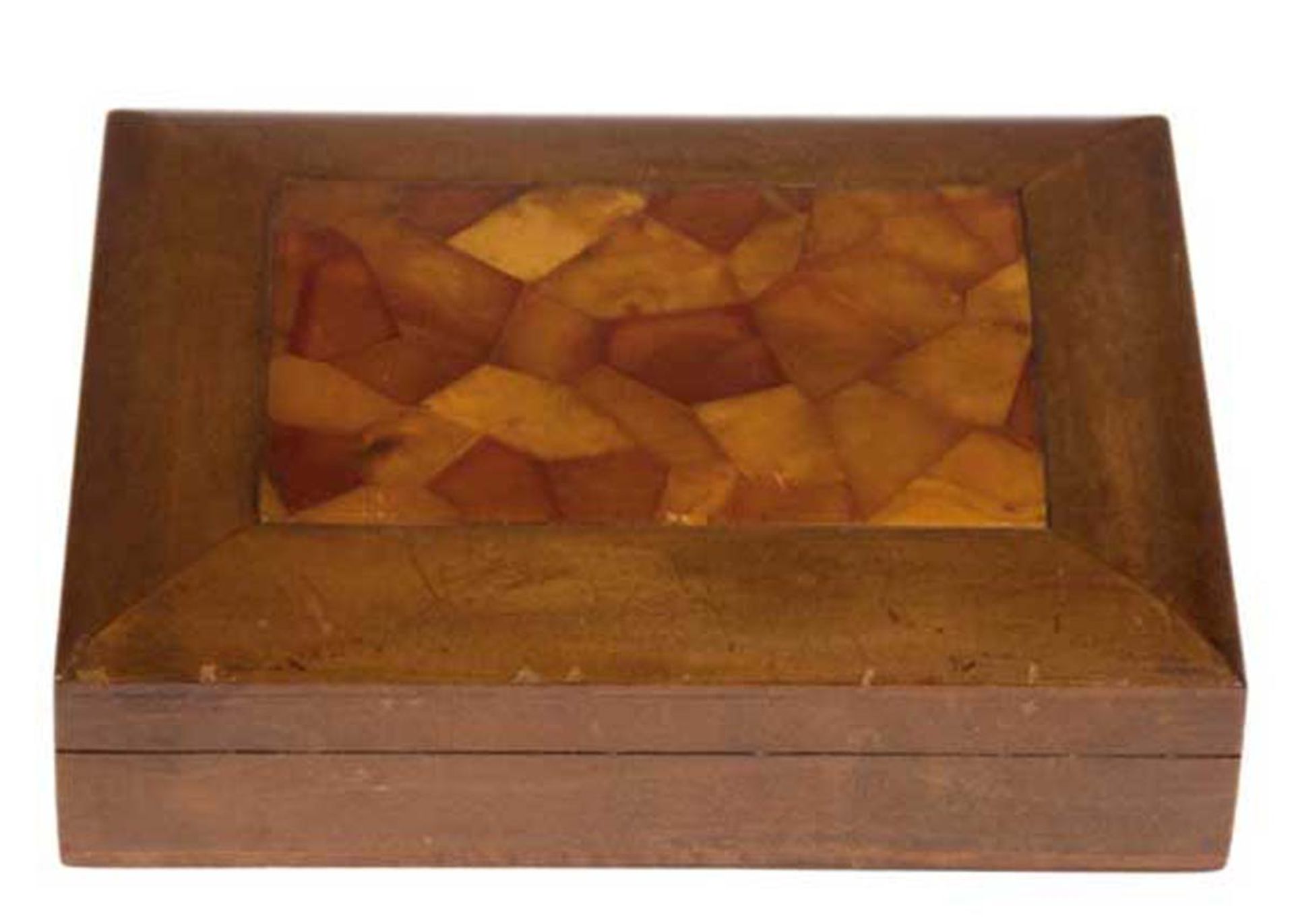 Schatulle, um 1950, Holz, Bernstein-Einlagen im Deckel, Butterscotch, innen 2 Fächer,4x14,8x11x5 cm
