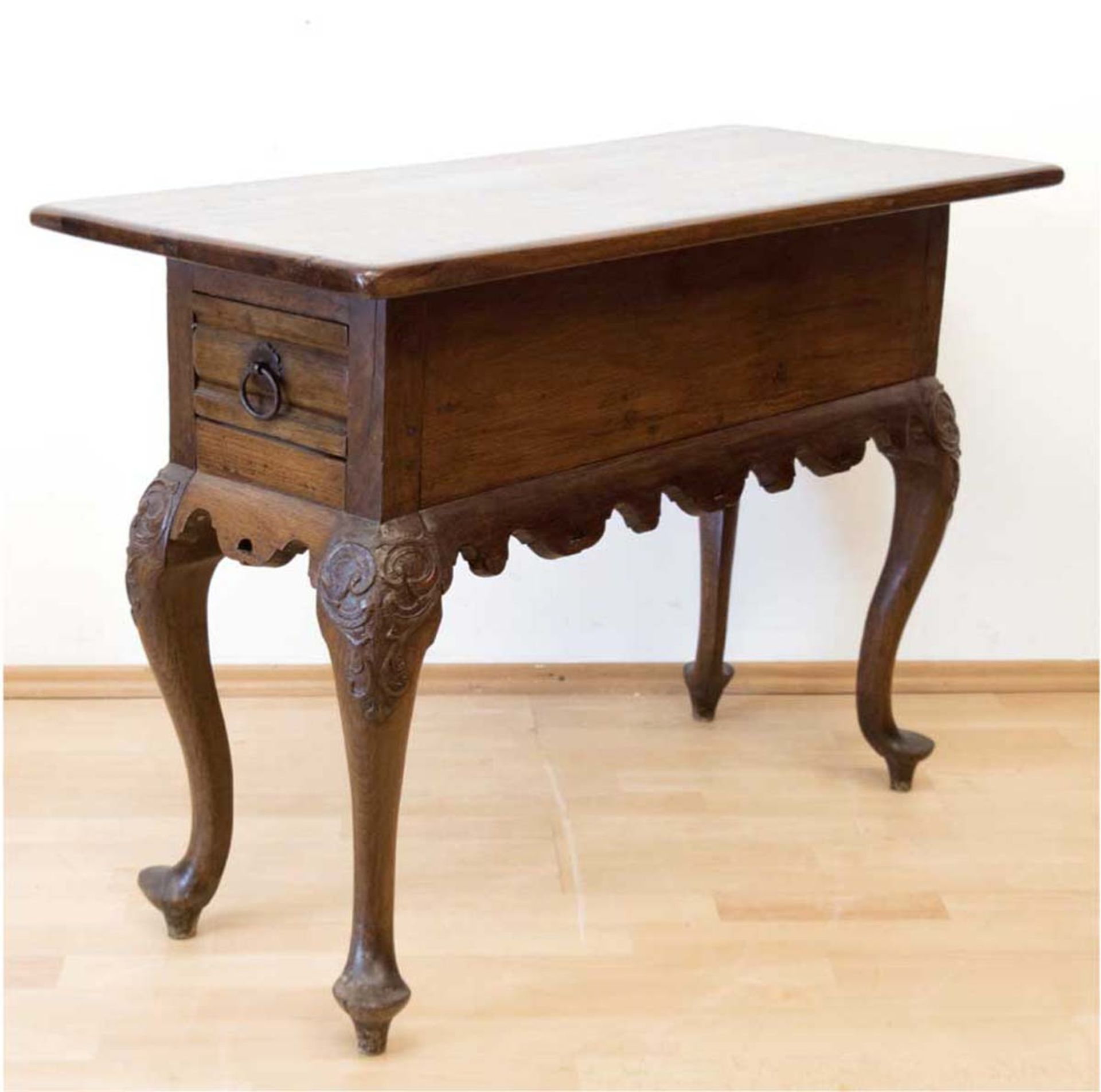 Barock-Tisch, mit großer Seitenschublade, Eiche, reich verziert, mit Ergänzungen,77x107x47 cm