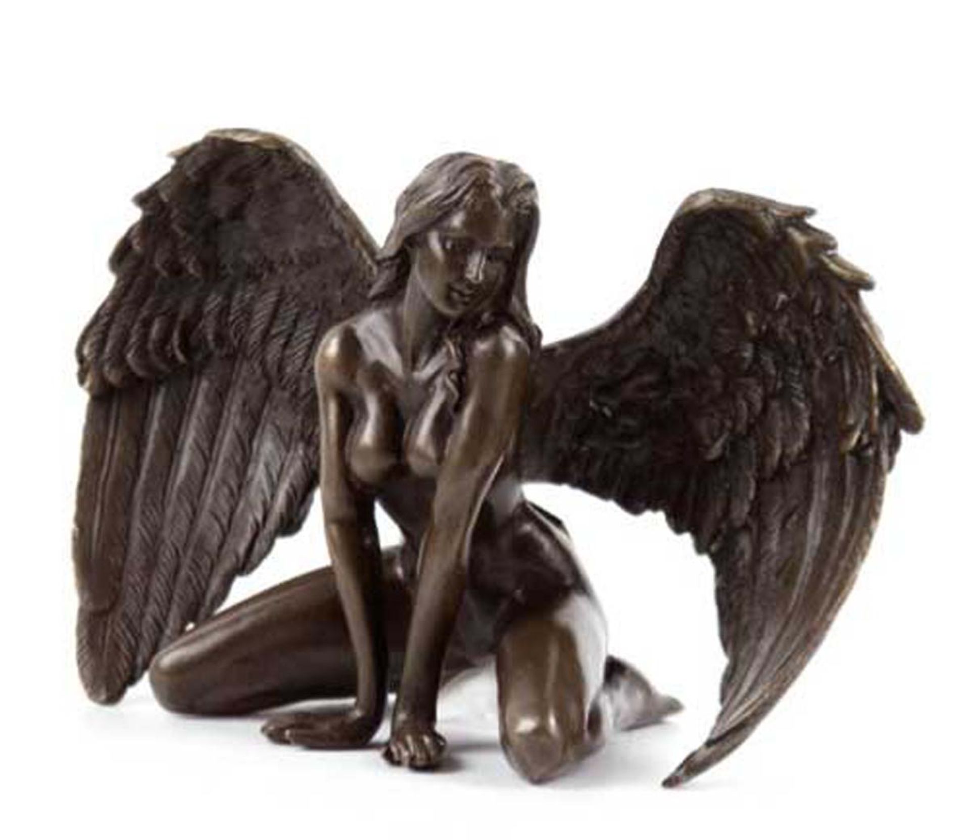 Bronze-Figur "Kniender weiblicher Akt mit Flügeln", Nachguß 20. Jh., signiert "S. Patoue",braun