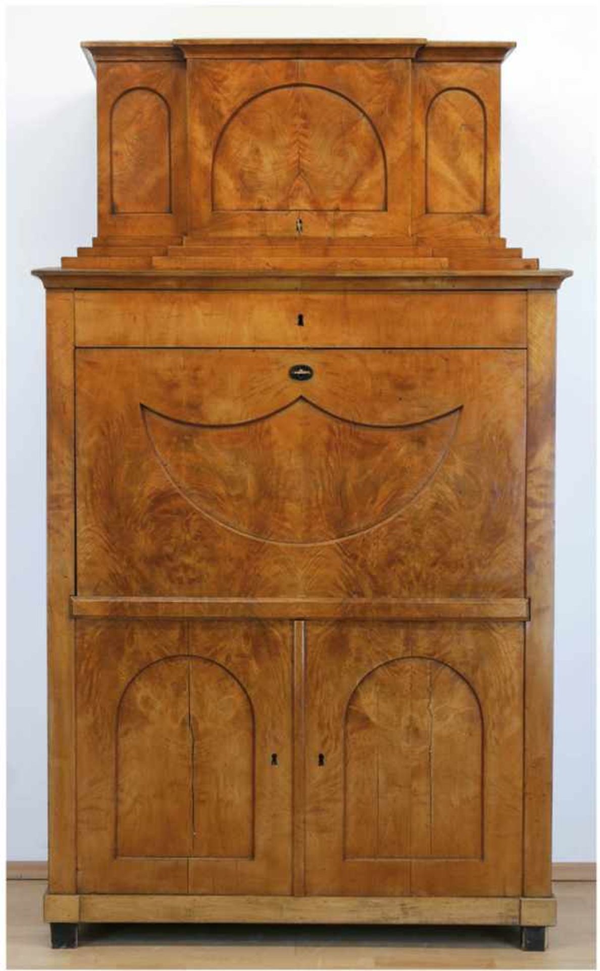 Biedermeier-Sekretär, Ahorn furniert, im unteren Teil 2-Türen, hinter geraderSchreibklappe 7 - Bild 2 aus 2