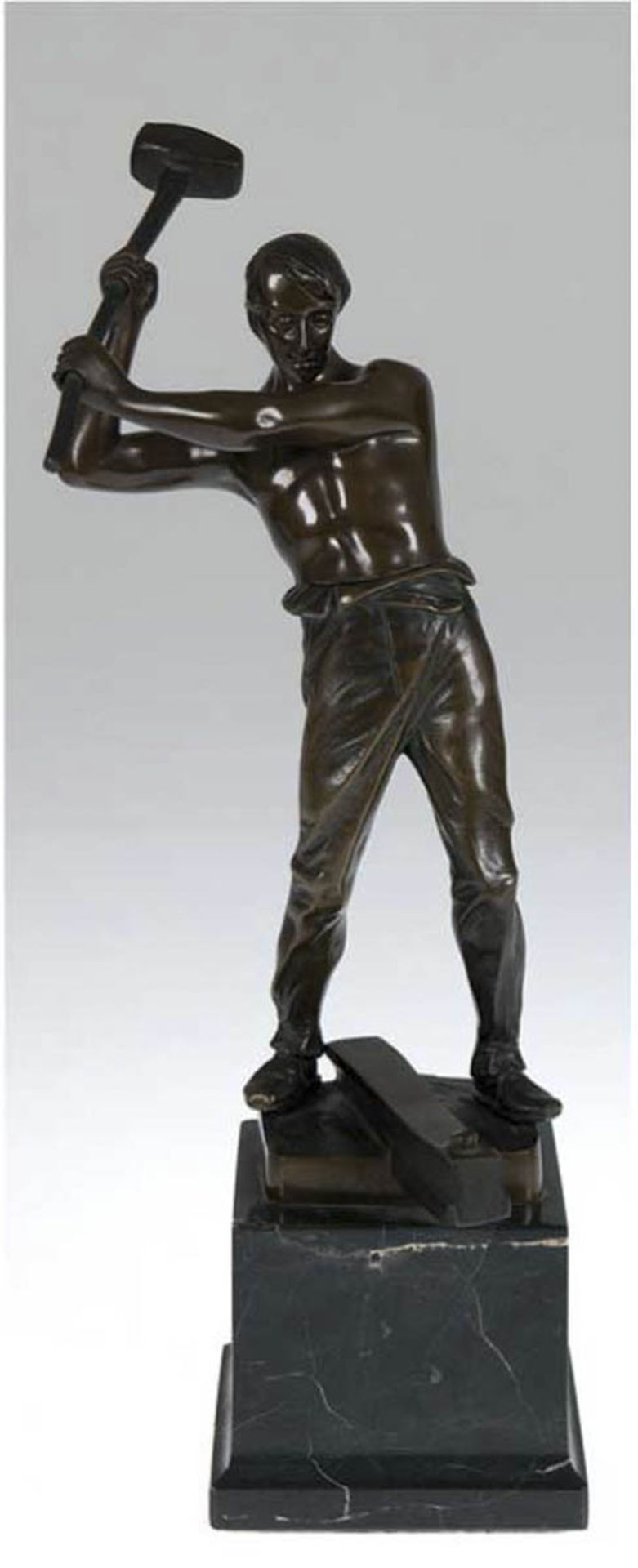 Beck, Ernst (1879-1941) "Gleisbauer", Bronze, braun patiniert, sign., H. 26,5 cm, aufMarmorsockel,