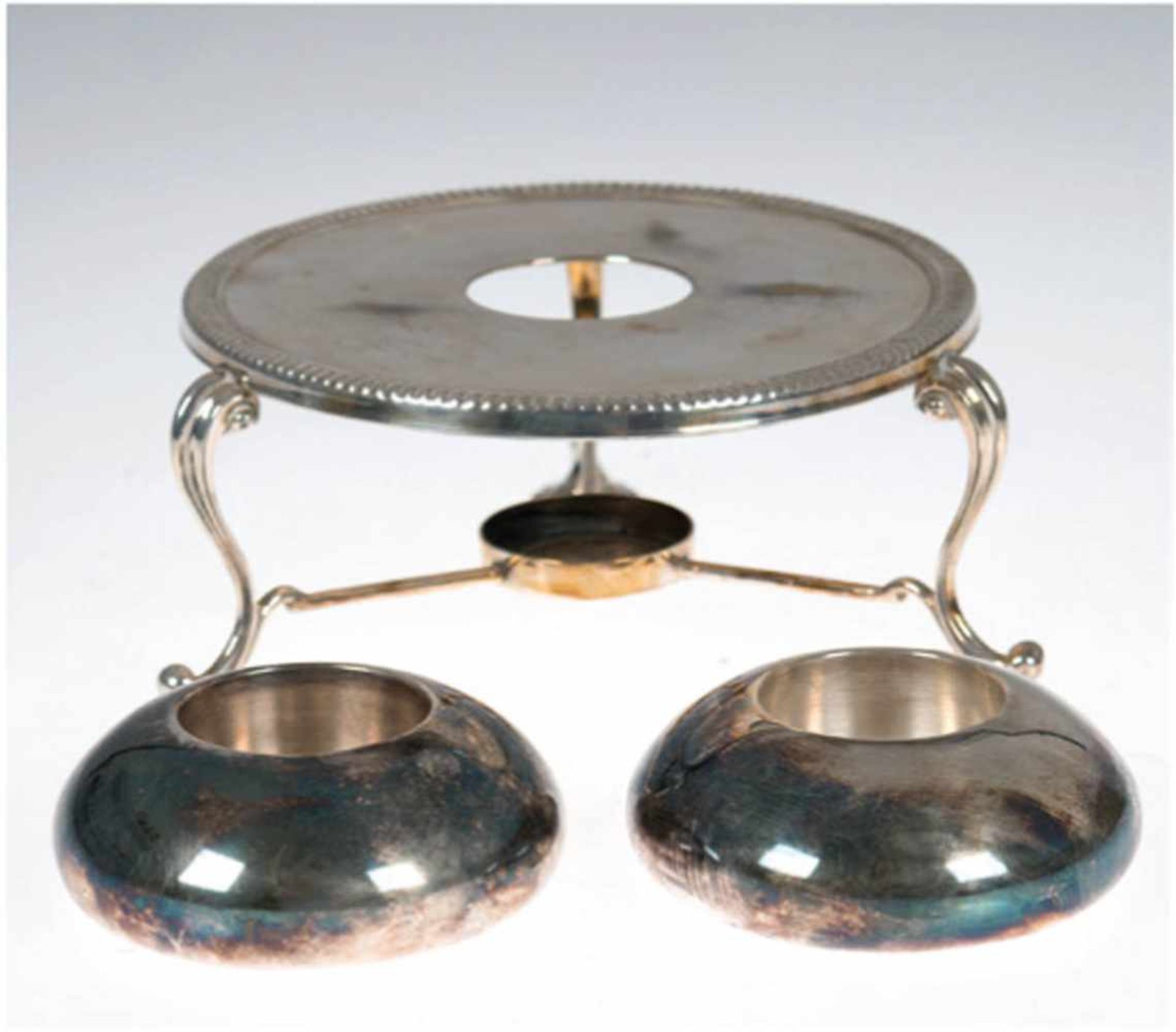 Paar Teelichthalter, versilbert, rund, Dm. 8,5 cm und Stövchen, versilbert, für einTeelicht, auf