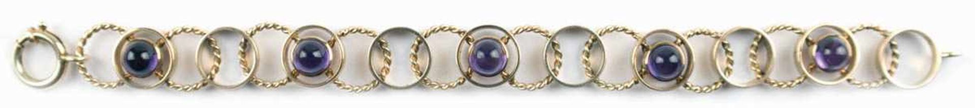 Armband, 585er GG, besetzt mit 5 runden Amethyst-Cabochons, kreisförmige Glieder,Ges.-Gew. 22,7 g,