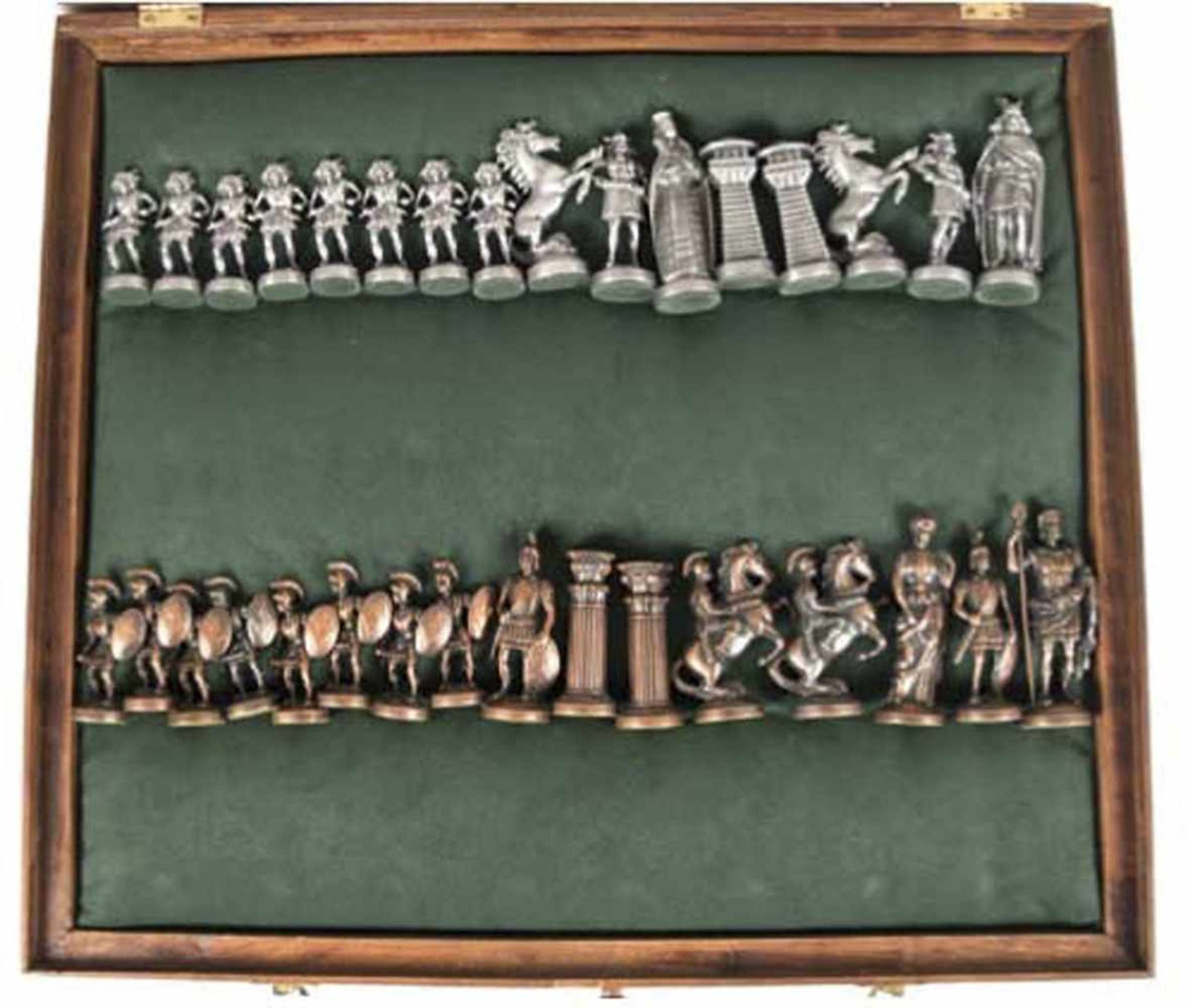 Satz Schachfiguren, Zinn massiv, bronzefarbene Römer, bzw. silberfarbene Wickinger, H.6-10 cm, im