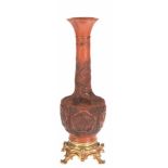 Vase Japan, Meiji-Zeit, Keramik mit Messingfuß, roter Scherben mit figuralem Reliefdekor,H. 42,5 cm-