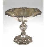 Aufsatzschale, Silber, beschwert, Wein- und Eichenlaubrelief, besch., H. 18 cm, Dm. 21 cm- - -23.