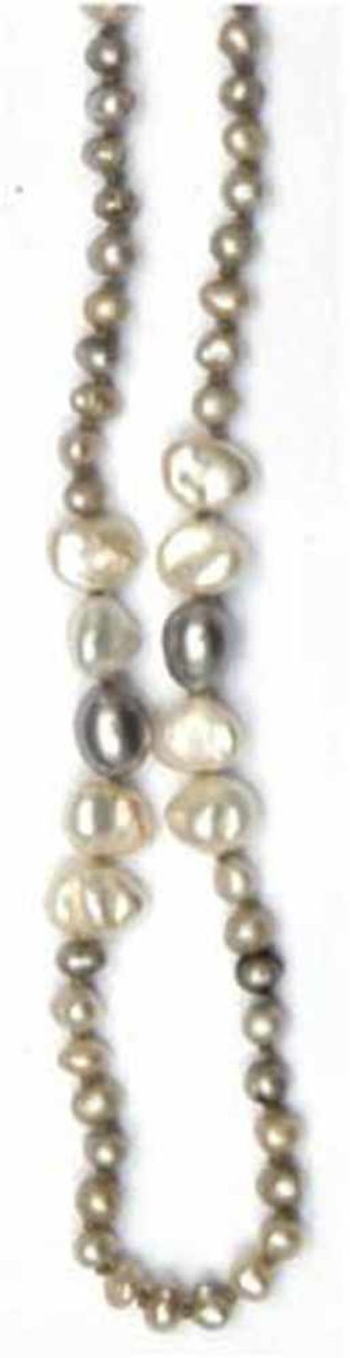 Keshi-Perlenkette, multicolor, 585er WG-Schließe, L. 80 cm- - -23.80 % buyer's premium on the hammer
