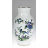 Meissen-Vase, Indische Fels-, Blumen- und Vogelmalerei, bunt mit Kupferfarben, Goldrand,1. Wahl,