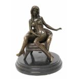 Bronze-Figur "Weiblicher Akt auf Sessel sitzend", 2-teilig, Nachguß 20. Jh., sign."Mavchi", braun