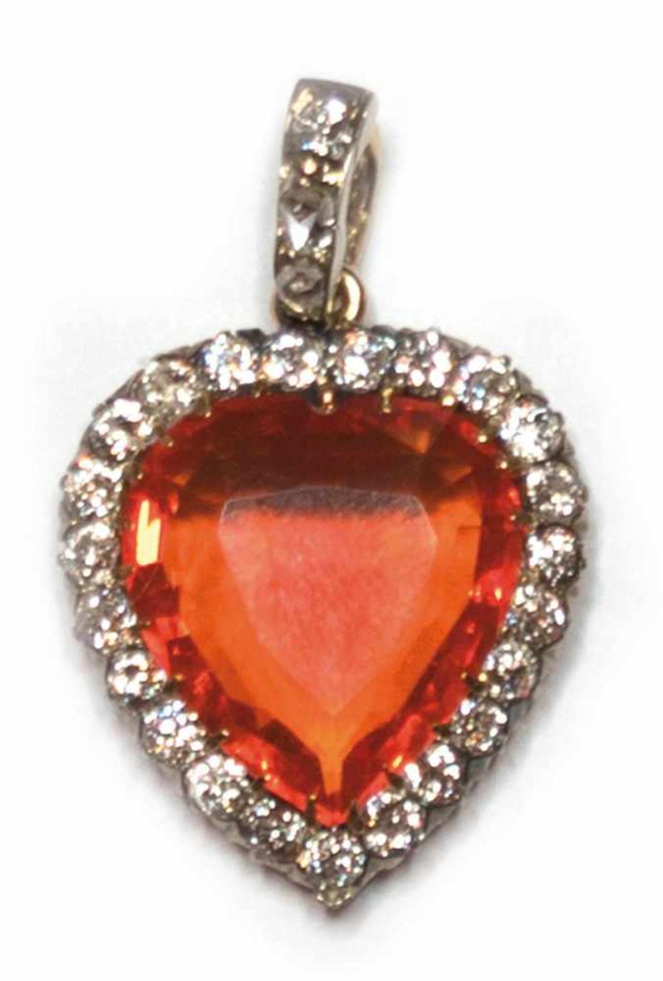 Feueropal-Anhänger, in Herzform, 585er GG, natürlicher Opal-Solitär von 7 ct., orange wirdvon 24