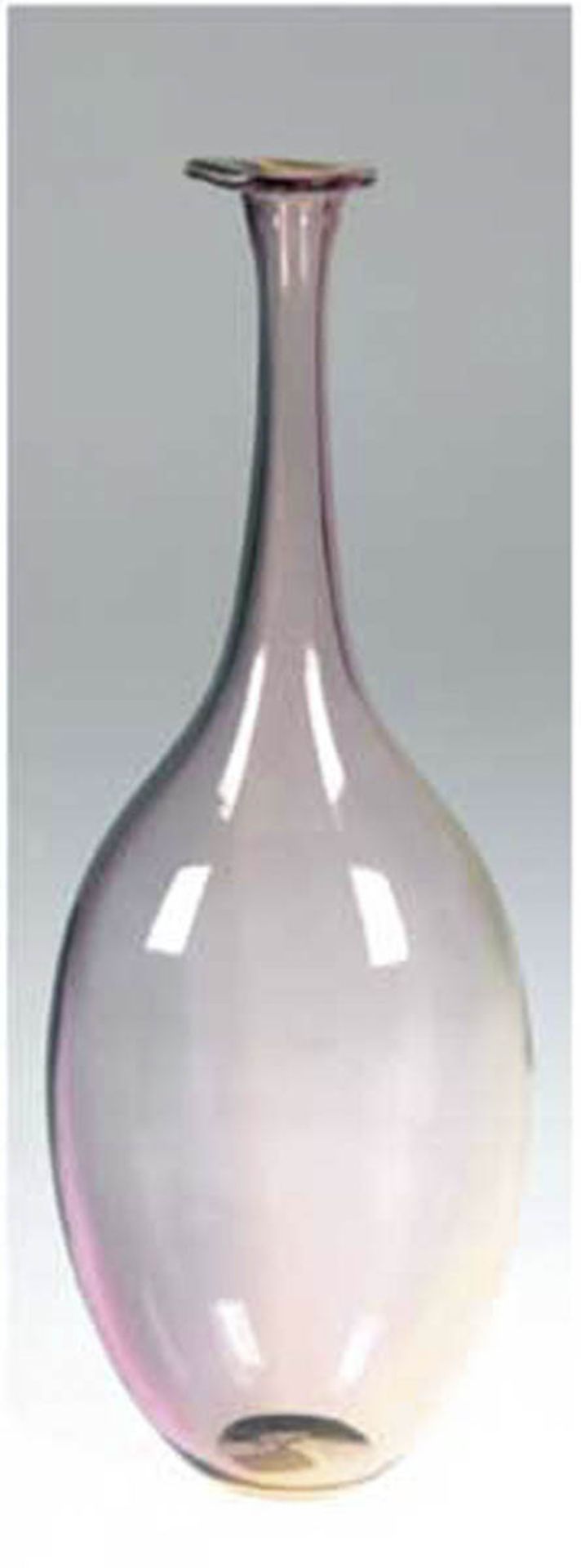 Vase, Kosta Boda, rosafarben schimmernd, sign., H. 36 cm- - -23.80 % buyer's premium on the hammer