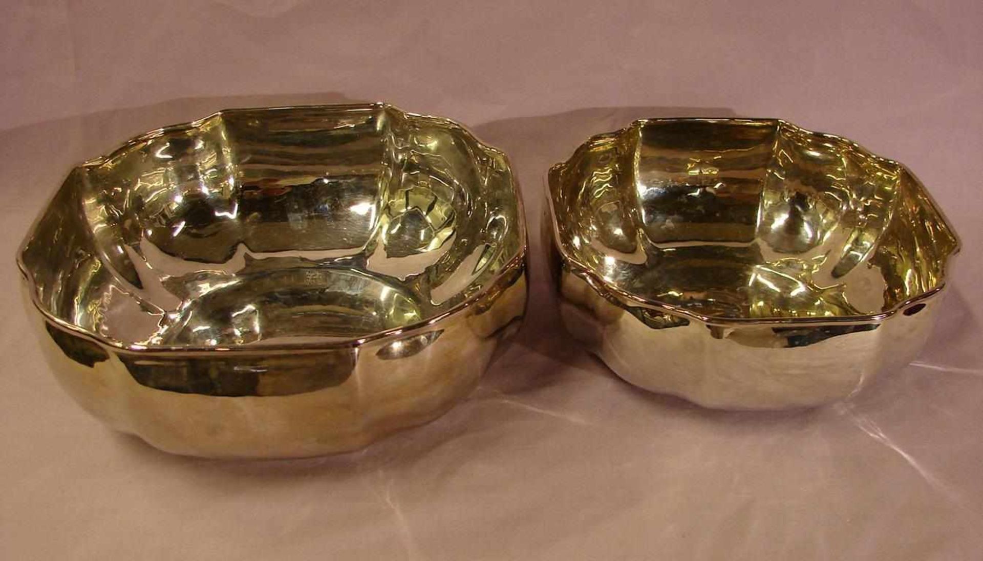 2 Schalen, Plated, neuzeitlich, ca. 20 x 20 / 16 x 16 cm