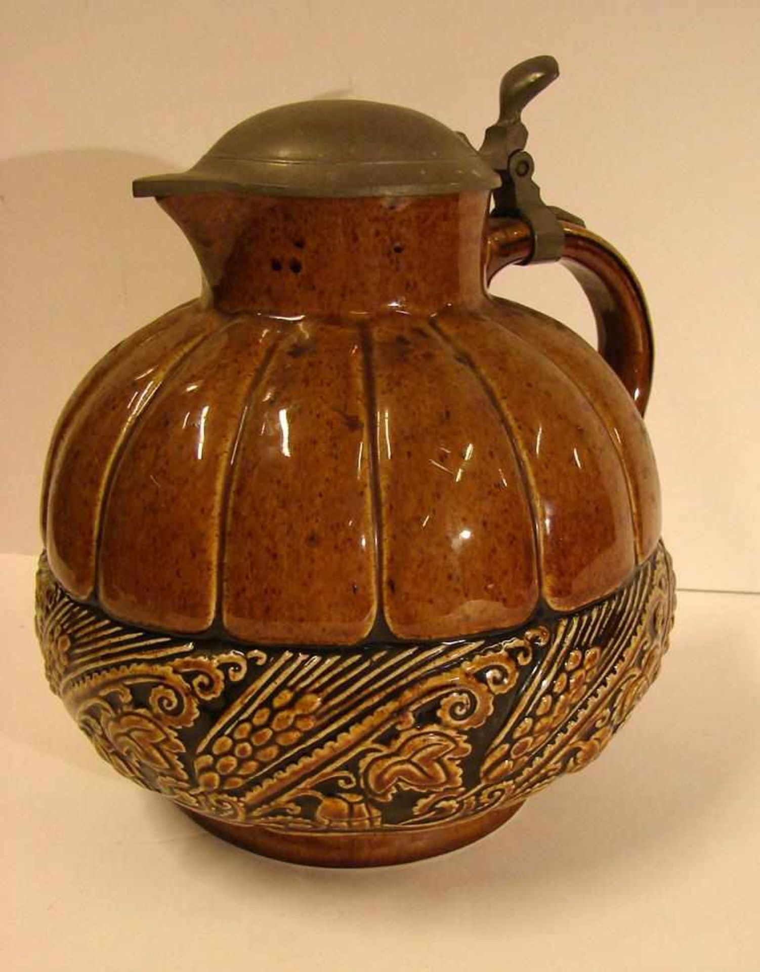 Krug mit Zinndeckel, Keramik, Marke Höhr, H. ca. 23 cm - Image 2 of 2