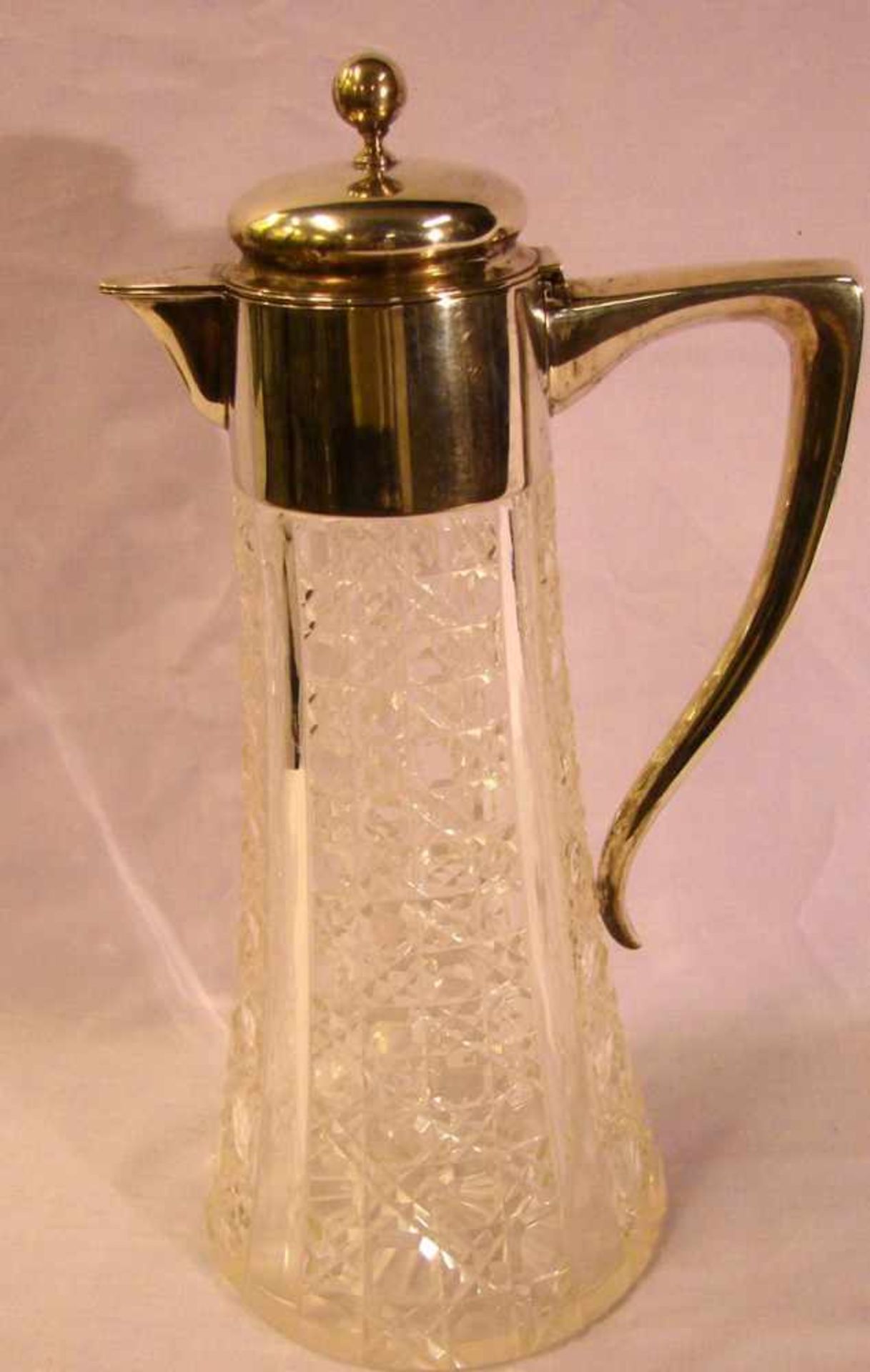 Glaskaraffe, Kristall, mit versilberten Griffen und Ausguss, H. ca. 30 cm