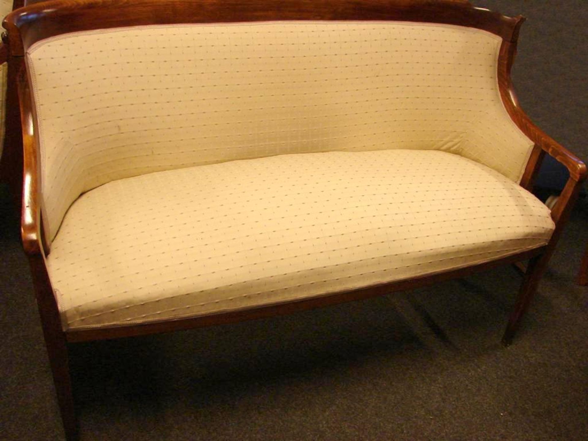 Sofa, Mahagoni, gute Polsterung/Bezug, B. ca. 130 cm