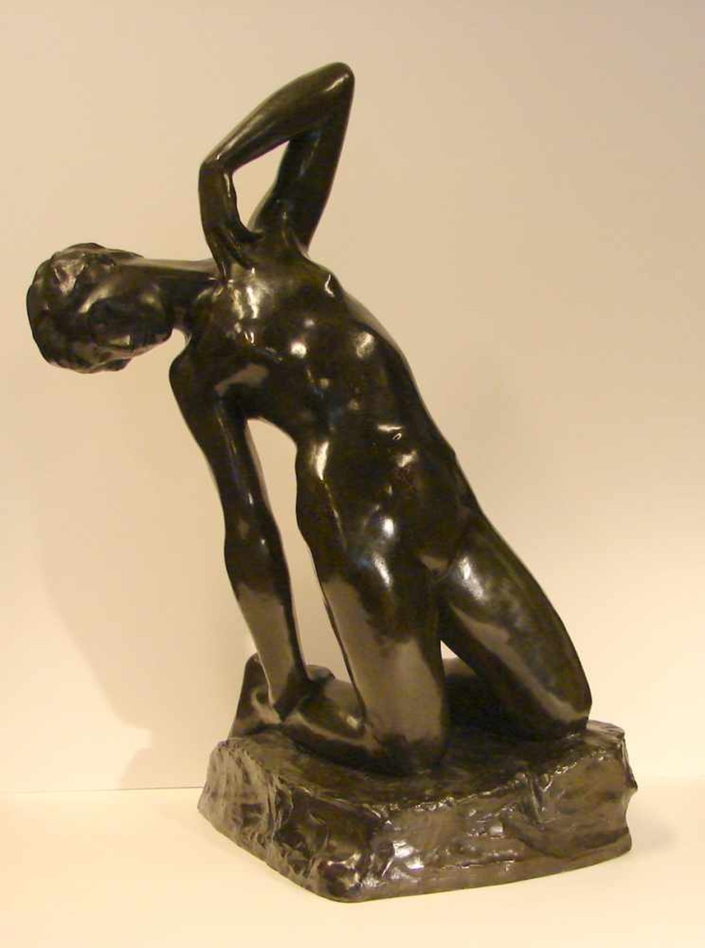 GEORGE MINNE (1866-1941, Belgien), "Die Knieende", Bronze, signiert, dat. 1931, H. ca. 60 cm