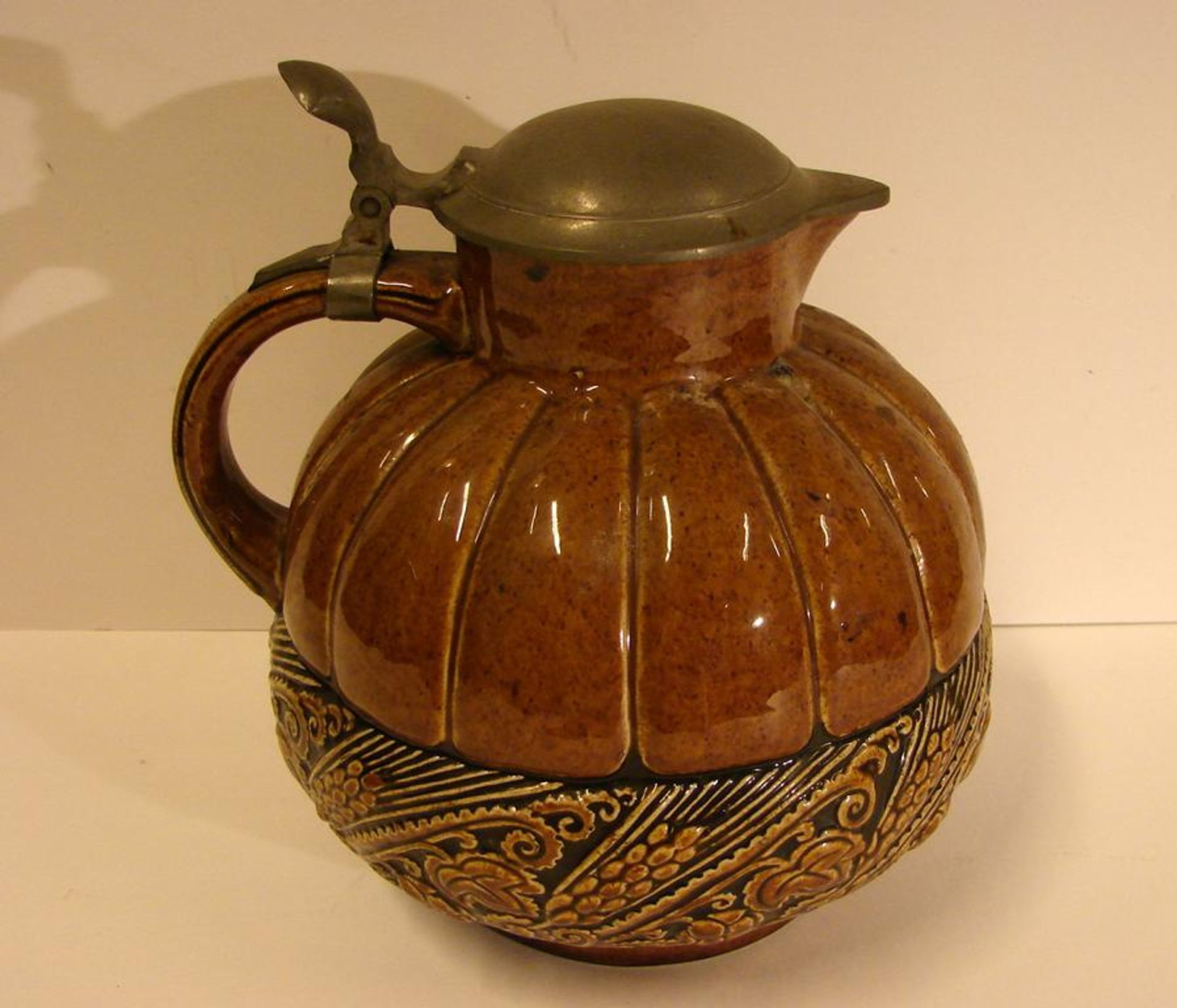 Krug mit Zinndeckel, Keramik, Marke Höhr, H. ca. 23 cm