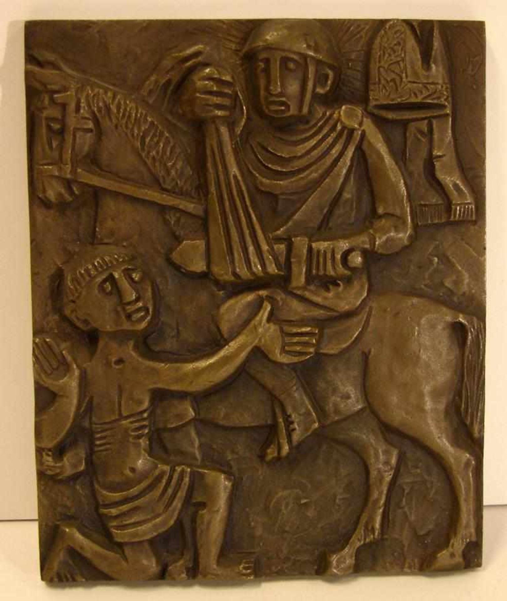 Bronzeplatte, EGINO WEINERT (1920-2012), "St. Martin", plastische Darstellung, hinten mit Aufhä ...
