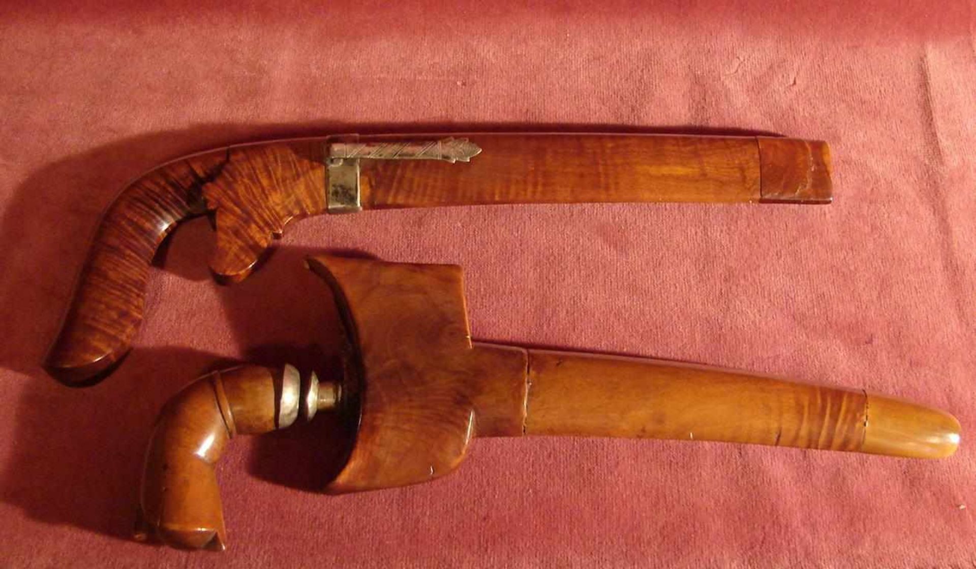 2 Damendolche, Holzgriffe, Länge ca. 25, 27 cm