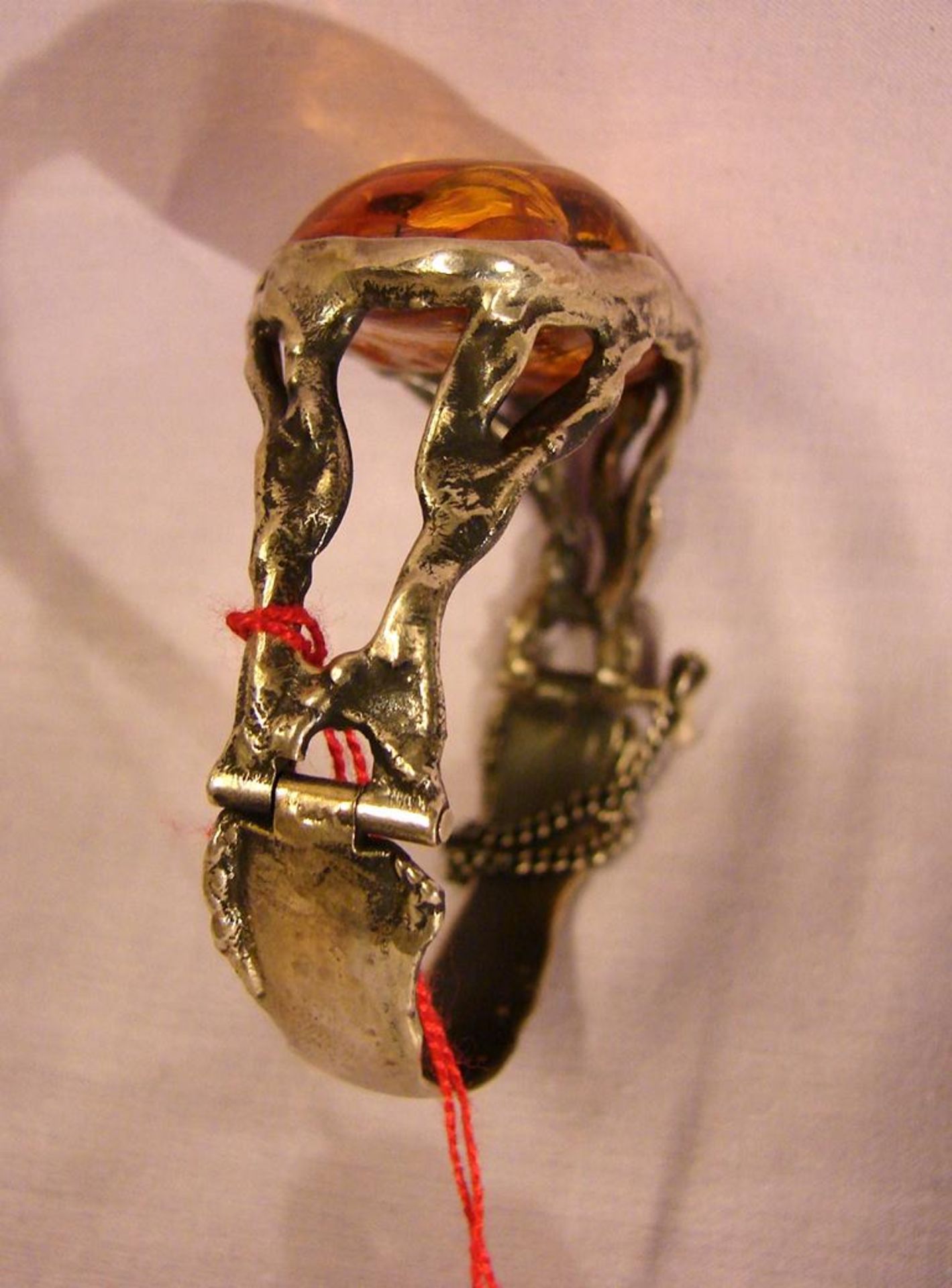 Armreif und Ring, Silber mit Bernsteinen, östliche Silbermarken, Ringgr. Ca. 58 - Bild 3 aus 5