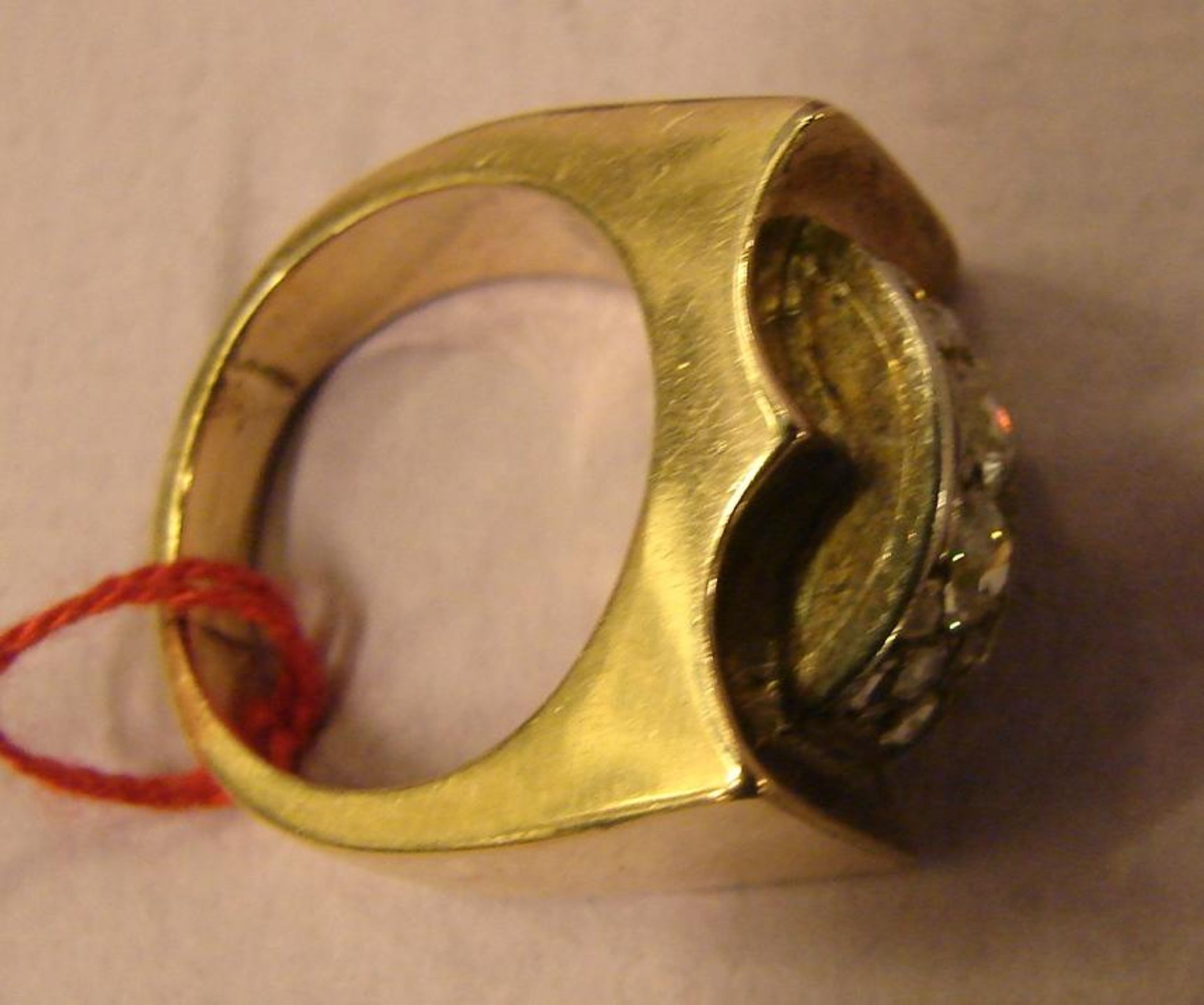 Ring, Vollschliffbrillanten, Amsterdamerschliff, wohl 14ct. Gold, 30/40er Jahre,0,25-0,30 karat, - Bild 3 aus 3