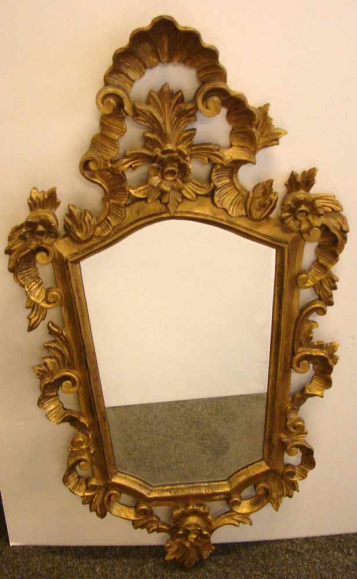 Spiegel, bronzierte Moderliermasse, Höhe ca. 84, B. 43 cm