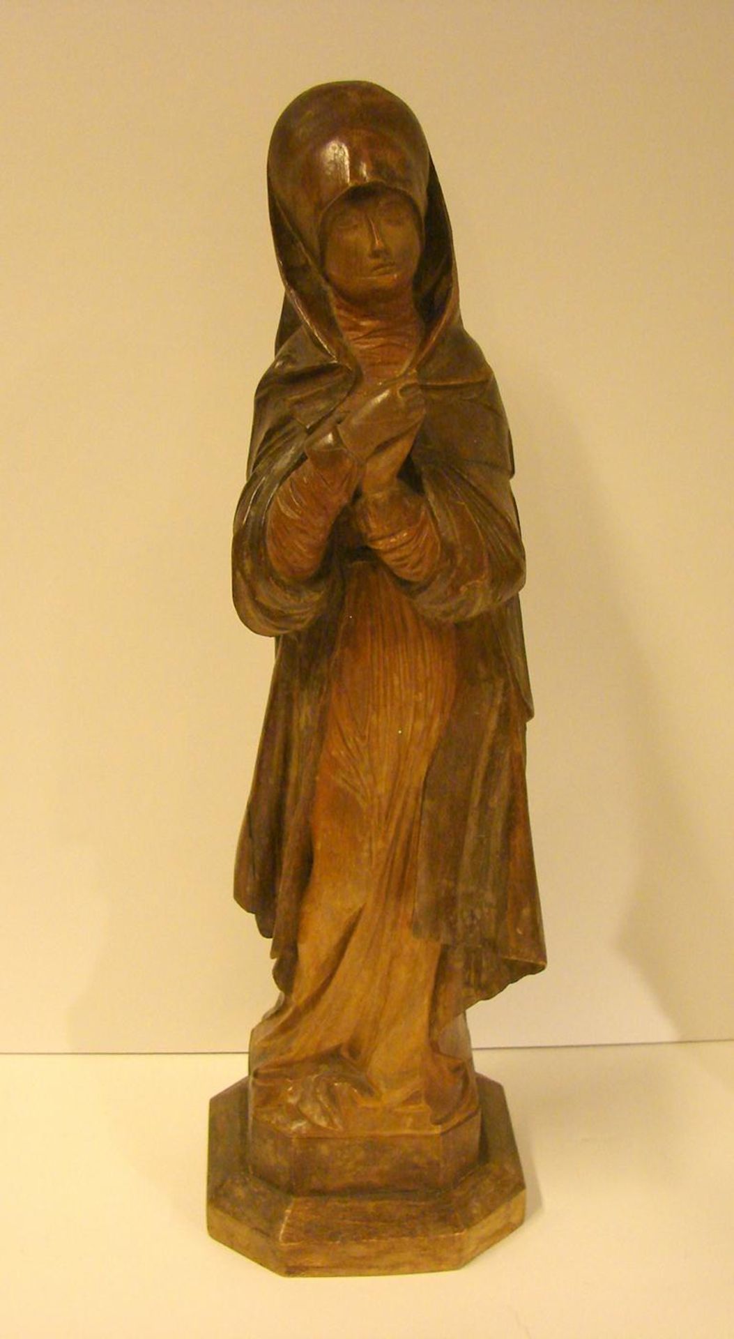 "Die Betende", Holzfigur, neuzeitlich, H. ca. 46 cm