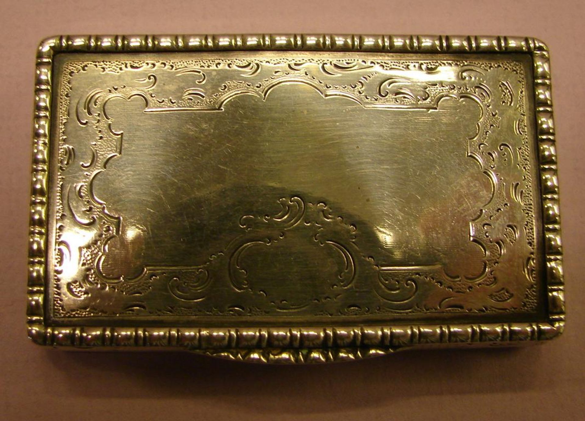 Dose, Silber, Meister: Thomas Scheidel, Wien, 1780-1866, ca. 82 gr.,H.ca. 1,5, B. 8, T. 5 cm- - - - Bild 2 aus 3