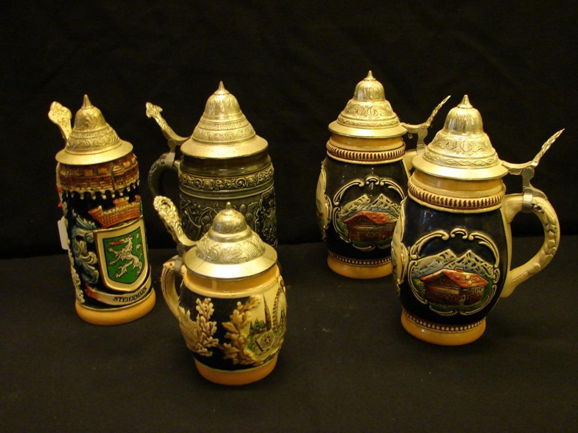 Konvolut Bierkrüge, Keramik, Höhe ca. 12 - 21 cm, neuzeitlich- - -22.00 % buyer's premium on the