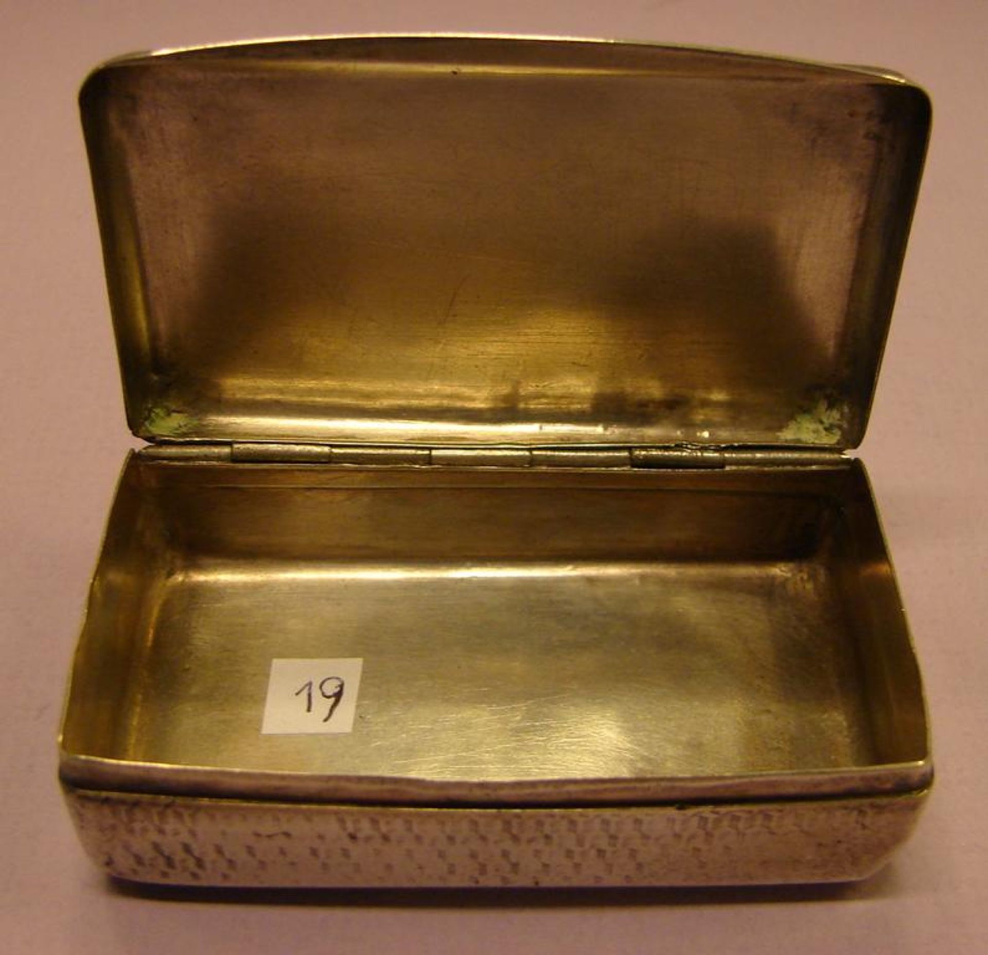 Dose, Silber, gemarkt, um 1900, H.ca. 2, B. 7, T. 4 cm- - -22.00 % buyer's premium on the hammer - Bild 3 aus 3