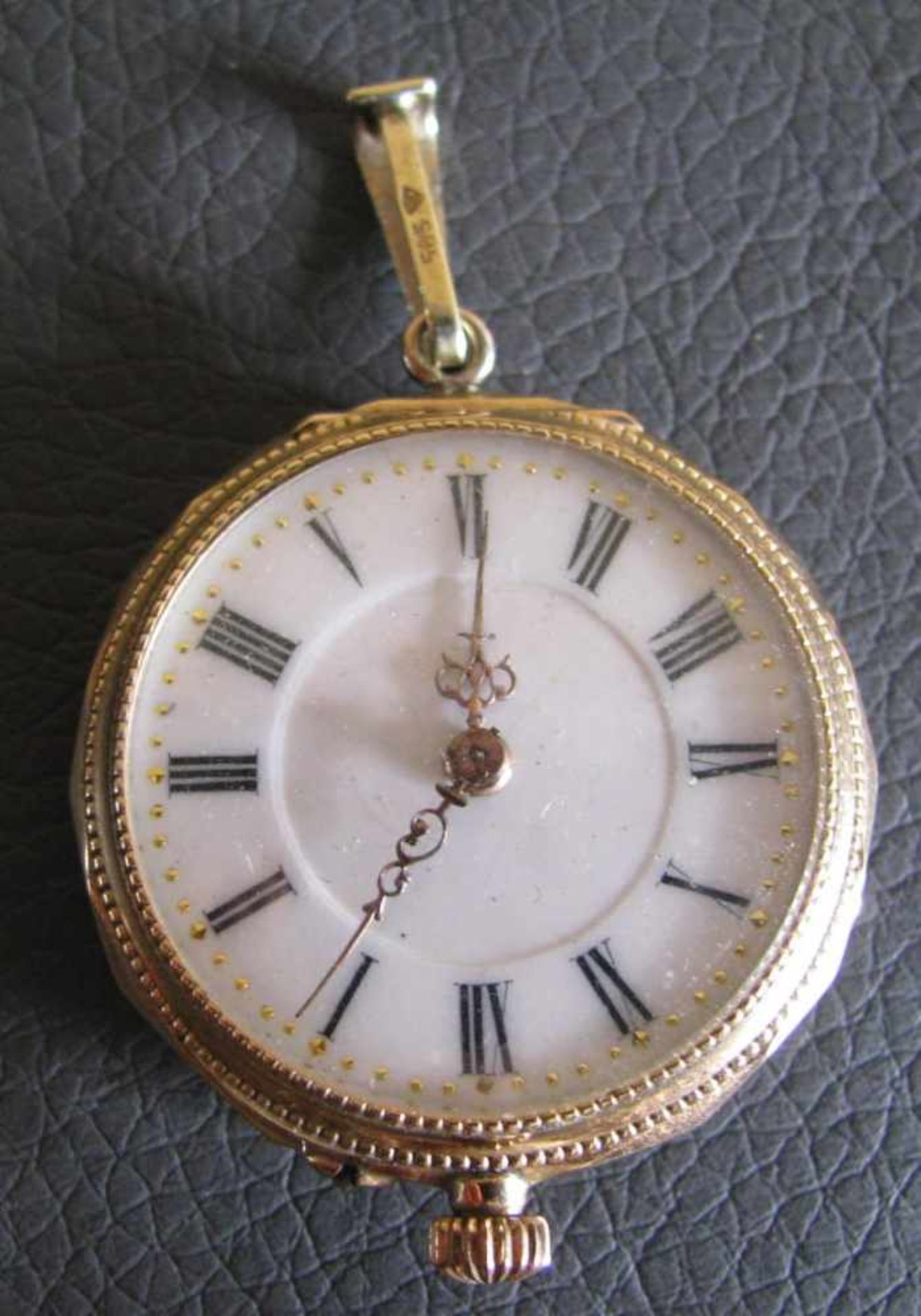 Damenhängeuhr, um 1900, Gehäuse 585er Gelbgold, 18 g, Innendeckel Metall, Kronenaufzug, intakt,