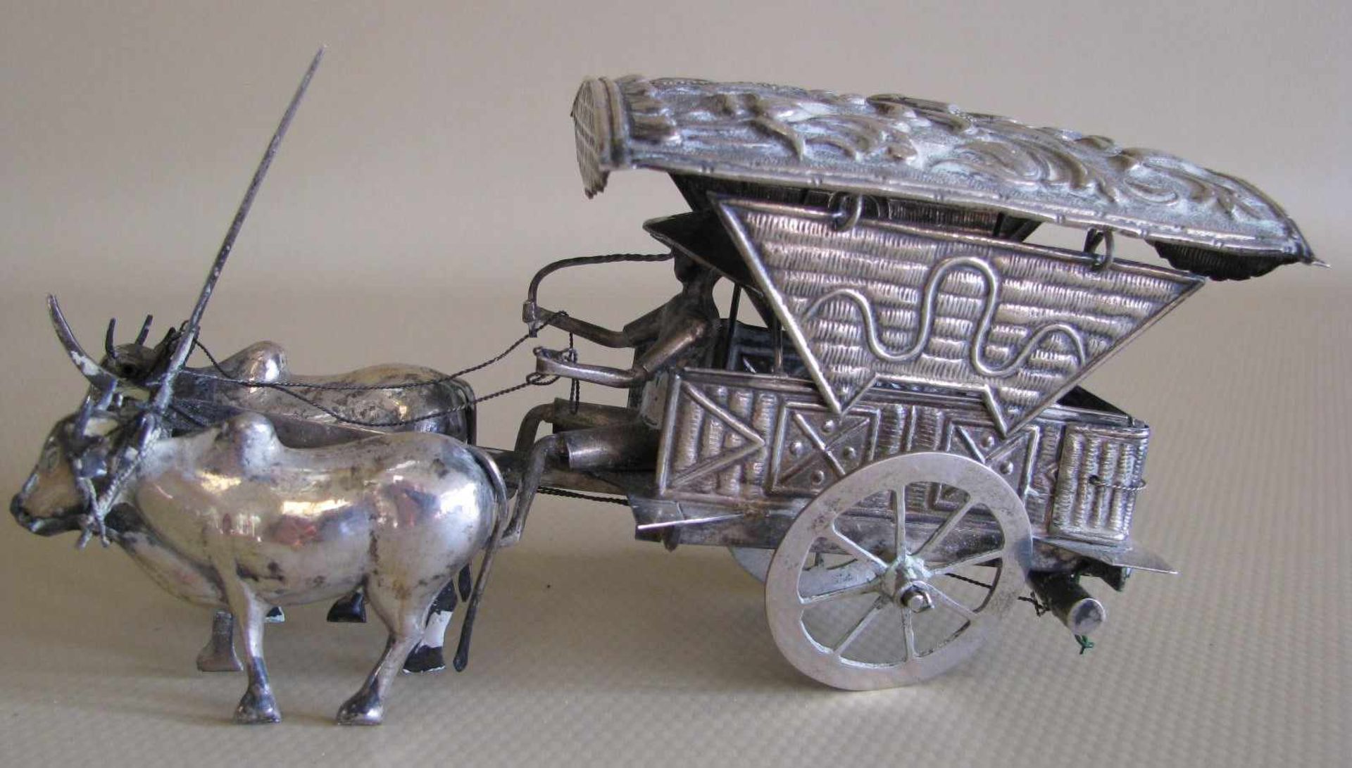 Miniatur, Ochsenfuhrwerk, Indonesien, 800er Silber, 142 g, 8 x 16 x 6 cm. - Bild 2 aus 2