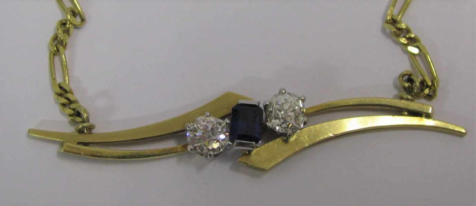 Kette mit Anhänger, 2 Altschliffdiamanten, zus.ca. 1 ct, TW P1, Saphir, ca. 0,30 ct, 585er Gelbgold, - Bild 2 aus 2