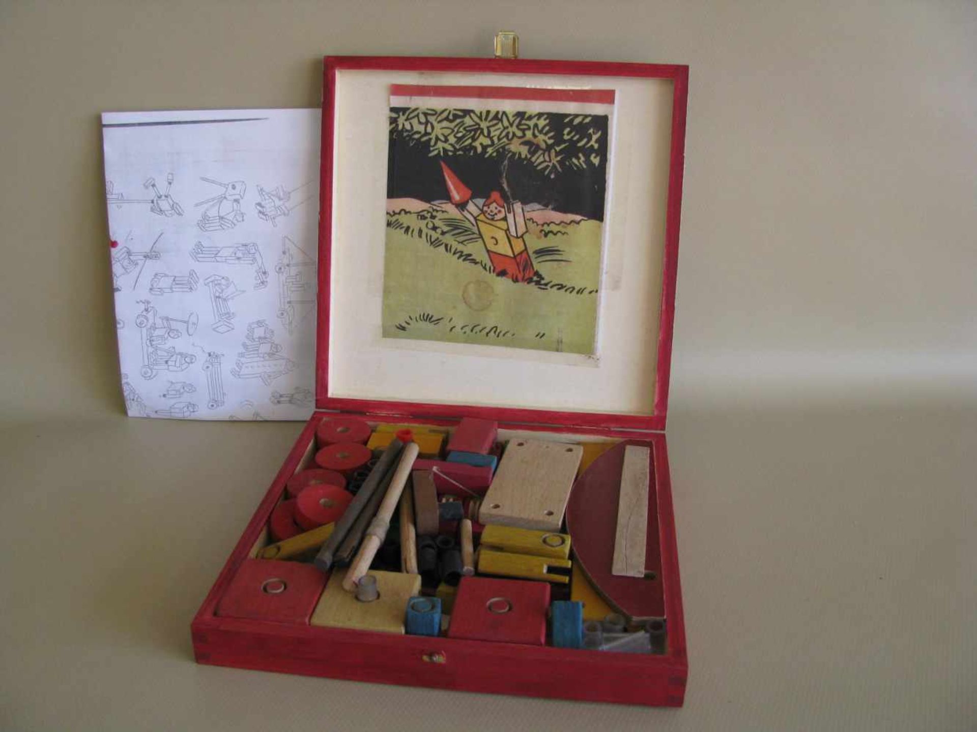 Patent-Steckspiel, Kellner, 23 x 23 cm, Holzkasten. - Bild 2 aus 2