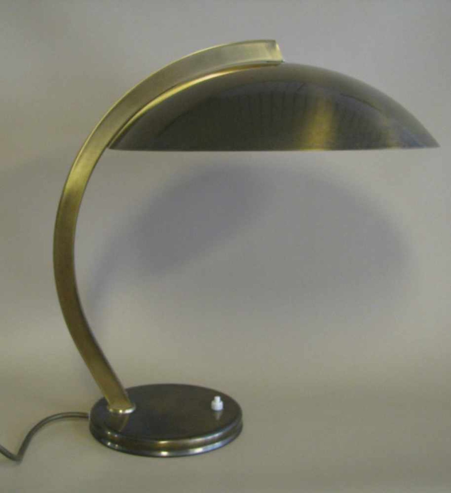 Schreibtisch-Lampe, 1930/40er Jahre, Messing, 2-flammig, 46 x 41 cm.