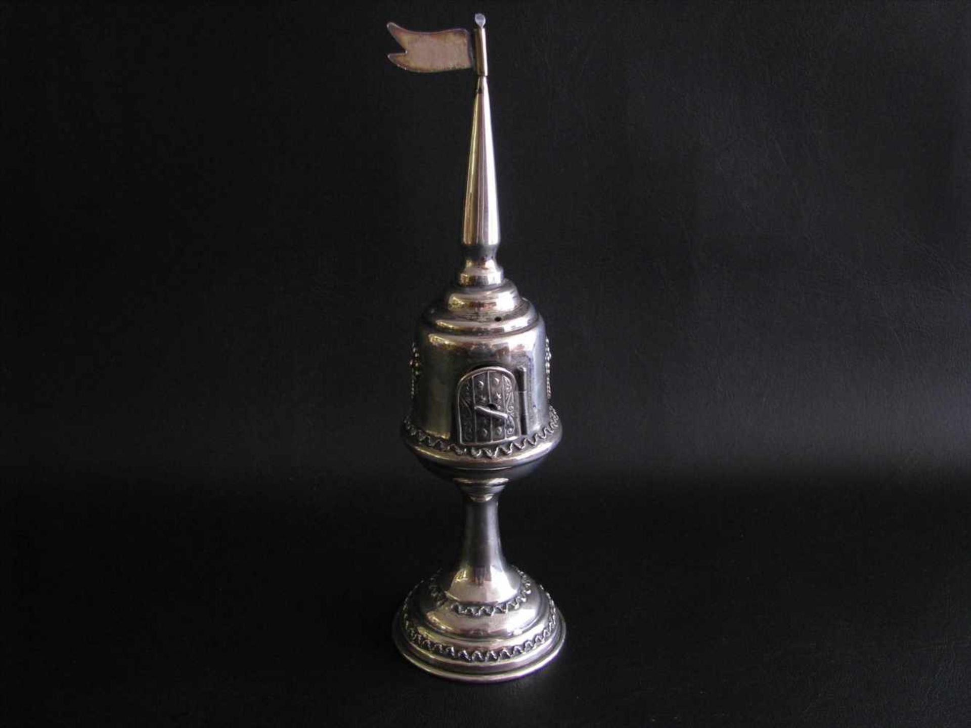Judaica, Gewürzturm (Havdalah), 800er Silber, gepunzt, 60 g, besetzt mit einem Türkis, sign. "