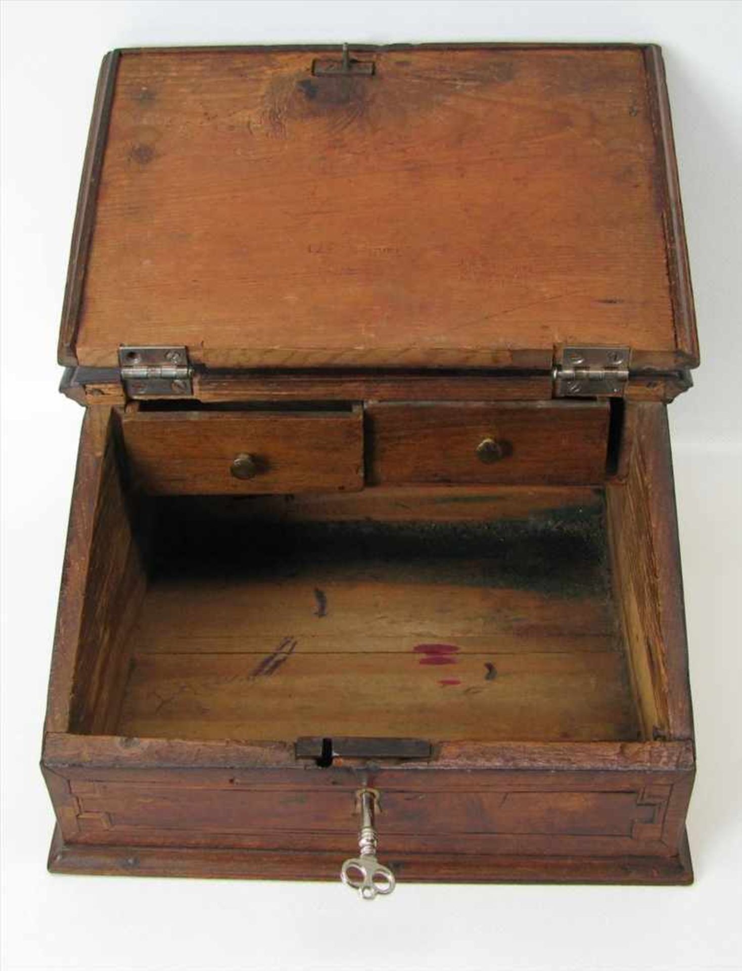 Kleine Schreibschatulle, 18. Jahrhundert, Marketerie und Bandintarsien auf Weichholz, 12,5 x 25 x 24 - Bild 2 aus 5